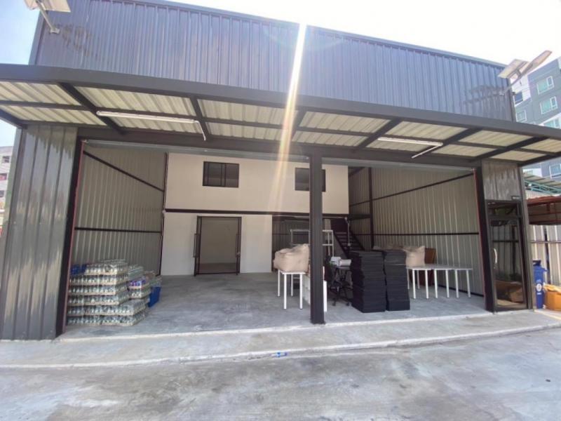 ให้เช่าโกดัง ย่านสุขุขมวิท 81 บางจาก พระโขนง ขนาด 140 ตรม.ขนาดพื้นที่ 10*12 เมตร เช่า 45,000 บาท