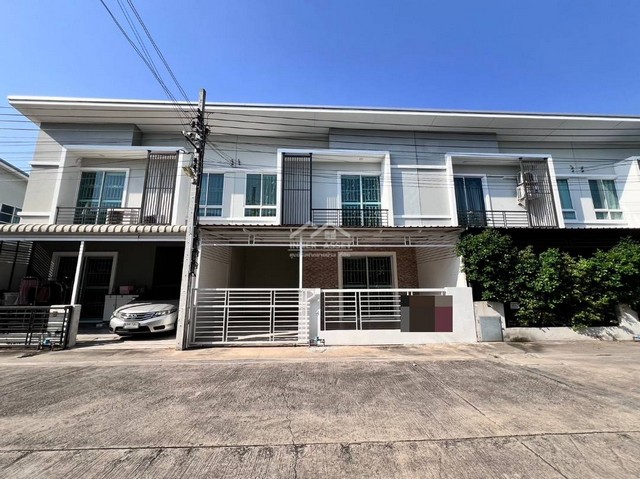 หมู่บ้านนิรันดร์ วิลล์ อยู่ในซอยวัดตะเคียน   ถนนกาญจนาภิเษก-นครอินทร์  รีโนเวทพร้อมอยู่