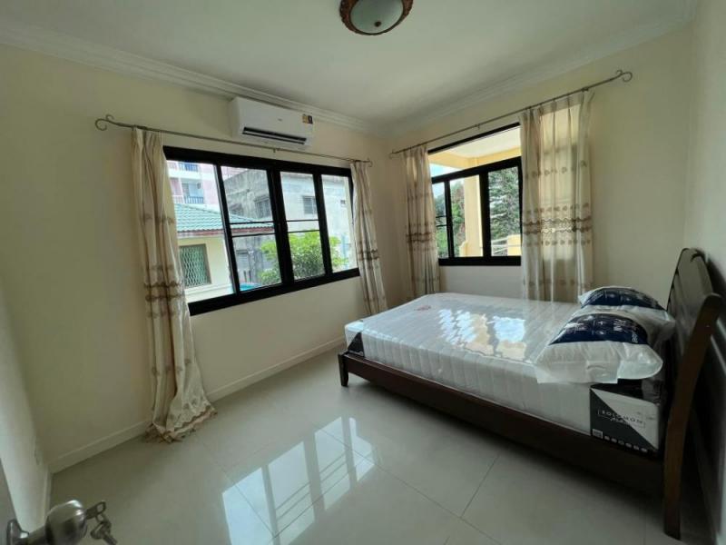 ให้เช่าบ้านสวย 3 ชั้น3 ห้องนอน 3 ห้องน้ำ  พร้อมเฟอร์นิเจอร์ แอร์ 5 เครื่อง โฮมออฟฟิศ,มักกะสัน,ราชปรารภ กทม.ราคา80,000