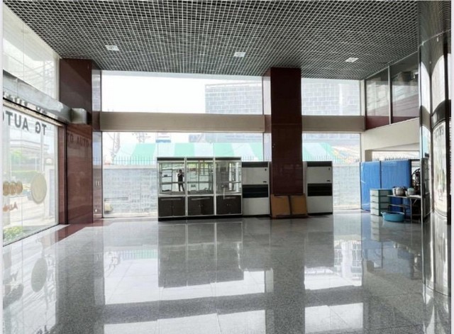 ขายอาคารพาณิชย์ 6 ชั้นครึ่ง 200 ตรว. กว่า 3000 ตรม. ย่านเหม่งจ๋าย รัชดา ติดถนนประชาอุทิศ ใกล้เลียบด่วน เอกมัย ทองหล่อ ใกล้สถานทูตลาว