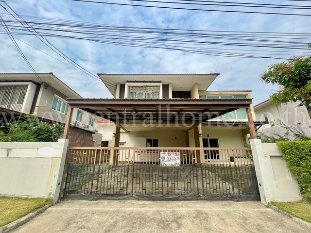 รหัสทรัพย์  5054บ้านเดี่ยว บุราสิริ ท่าข้าม-พระราม 2ที่ตั้ง ซอย 3 ถนนกาญจนาภิเษก แขวงท่าข้าม เขตบางขุนเทียน กรุงเทพมหานคร 10150รายละเอียดทรัพย์- พัฒนาโครงการโดย แสนสิริ- บ้านเดี่ยว 2 ชั้น, ขนาดพื้นที่ 72.8 ตารางวา, พื้นที่ใช้สอย 215 ตารางเมตร (แบบบ้าน บุรามณฑา) - 3 ห้องนอน, 3 ห้องน้ำ, 1 ห้องแม่บ้าน, 2 ที่จอดรถ- พื้นชั้นล่างเป็นกระเบื้อง, พื้นชั้นบนเป็นลามิเนต- แอร์ติดผนัง 3 เครื่อง, 