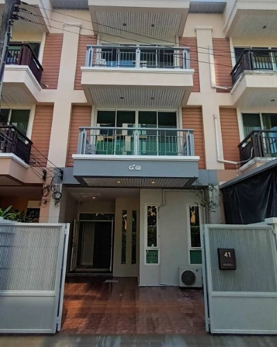 ให้เช่าทาวน์เฮาส์สุขุมวิท50เดินถึงBTSอ่อนนุชเพียง400เมตรเช่า45,000บาท/เดือน