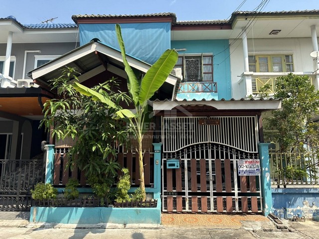 #ราคาดีที่สุด​ ทาวน์โฮม​บางกรวยไทยน้อย#​ราคาต่ำกว่าราคาตลาดพร้อมอยู่​ ไทยน้อย#ทาวน์​โฮม​ใกล้แม็คโคร​บางบัวทอง​หมู่บ้าน ลัดดาวิลล์ 1-2 บางกรวย - ไทรน้อยต่อเติมพร้อมอยู่​ ขนาด​  พื้นที่19.5 ตารางวา​3 ห้องนอน​ 2​ ห้องน้ำ​  1​ ที่จอดรถ​ ครัวพร้อมใช้งาน​  ฟรีแอร์​ 2  เครื่อง​ราคาขาย 1,590,000 บาทปรับลดจากราคา​ 1,690,000  บาทเดินทางสะดวกถนนชัยพฤกษ์, ถนนกาญจนาภิเษก,ถนน 340 (บางบัวทอง-