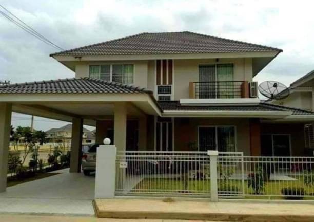 #โซนแม่โจ้ ขาย 3.52 ล้าน 60.9 ตรว. 4 นอน 4 น้ำ #กาญจน์กนกวิลล์ #สันทราย บ้านเดี่ยว 2 ชั้น #เฟอร์นิเจอร์ครบ #แปลงหัวมุม โซนหน้าโครงการ ติดถนนใหญ่ทางเข้าหมู่บ้าน #หิ้วกระเป๋าเข้าอยู่ได้เลย​พื้นที่ 60.9 ตรว.4 ห้องนอน 4 ห้องน้ำห้องรับแขกโรงจอดรถ 1 คันเฟอร์นิเจอร์ และเครื่องใช้ไฟฟ้าพร้อมแอร์ 4 ตัวเครื่องทำน้ำอุ่นทุกห้องต่อเติมห้องครัวเหล็กดัด+มุ้งลวดผ้าม่าน ฯลฯหมู่บ้านใช้ระบ