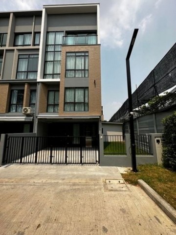 WW632vv  ขาย ทาวน์โฮม 4 ชั้น หมู่บ้านเอสทารา เฮเว่น พัฒนาการ 20 , ซอย พัฒนาการ 20 (ขายพร้อมผู้เช่า)