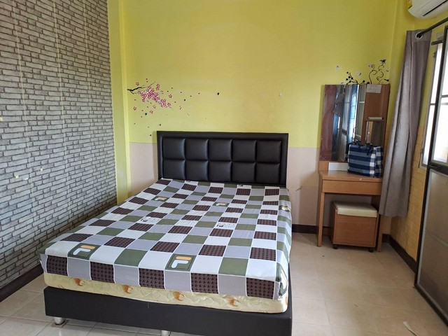 ขายอาคารพาณิชย์ 4 ชั้น 16.2 ตรว. หลังมุม อาคารแบบ complex  7 ห้องนอน 7 ห้องน้ำ เป็นห้องน้ำในตัวทุกห้อง ทำเป็นห้องเช่า มีรายได้แน่นอน ชั้นล่างทำเป็นออฟฟิต ร้านค้า โครงการ แพรมาพร เพลส คลอง11 อ. ธัญบุรี จ.ปทุมธานี