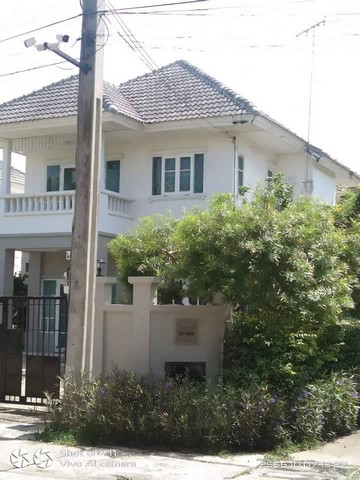 ขายบ้านเดี่ยว(เจ้าของขายเอง )หลังมุม โครงการดิโอเรียลตัลเฮ้าส์ ซอยโรงหมี่ ใกล้ถนนใหญ่ ใกล้แม็คโครและโลตัสไทรน้อย(สามารถปั่นจักรยานไปได้) อยู่บนกลับรถแรกของถนนไทรน้อย ทำเลแบบนี้หายากแล้วค่ะ                     ขนาดพื้นที่66 ต.ร.ว ได้พื้นที่ข้างเพิ่มด้านละ1.5เมตรเพิ่ม*2ด้านขนาดพื้นที่รวม  หน้าบ้านกว้าง15ม.*ลึก20เมตร โตรงการมีเฉพาะบ้านเดี่ยว 50-100กว่าต.ร.ว 3นอน 2น้ำ1ห้องเอนกปร