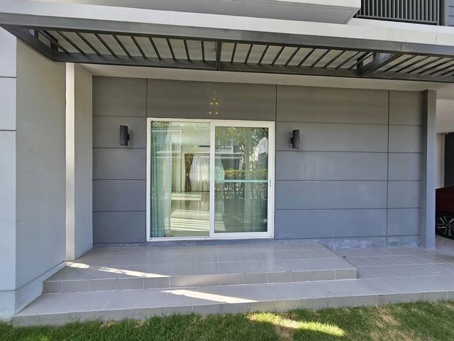 EPL-HS1044 ขายบ้านเดี่ยว 2 ชั้น หลังหัวมุม เฉลิมพระเกียรติ 30 แยก19-1 หมู่บ้าน Centro บางนา - วงแหวน ขาด61.5 ตรว. 4 ห้องนอน 4 ห้องน้ำ