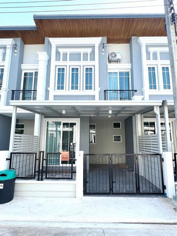 HR1438ให้เช่าทาวน์โฮม 2 ชั้น Golden Town สุขุมวิท-ลาซาล เดินทางสะดวกติดถนนสุขุมวิท 113 พร้อมอยู่ราคาเช่า 30,000 บาทต่อเดือน ประกัน 2 เดือน ล่วงหน้า 1 เดือนติดต่อ : คุณพร 0938091444 (เบอร์นี้แอดไลน์ได้คะ),โทร 0939833259ID Line : henghengpaulaรหัสประกาศ HR1438ให้เช่าทาวน์โฮม 2 ชั้น Golden Town สุขุมวิท-ลาซาล เดินทางสะดวกติดถนนสุขุมวิท 11316.5 ตารางวา พื้นที่ใช้สอย 106 ตารางเมตร 2 ห้องนอน 1 ห้องอเนกประสงค์ 2 ห้องน้ำ1 ที่จอดรถพร้อมต