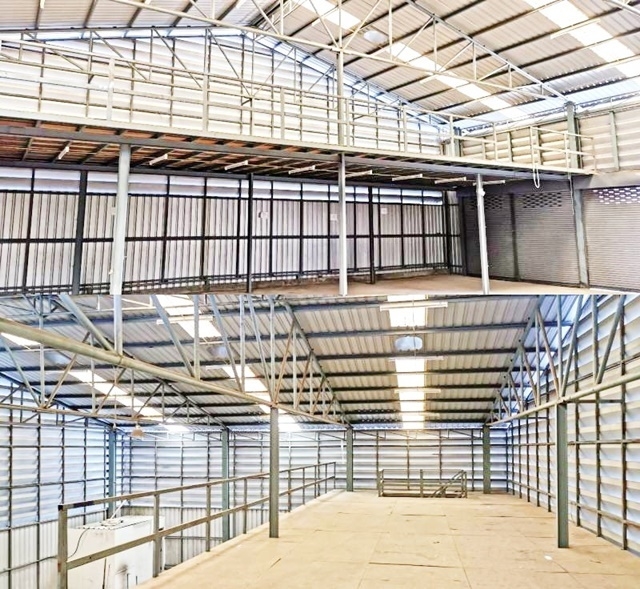 MRTสุทธิสาร 100ม. เดอะ สตรีท รัชดา ให้เช่าโกดัง คลังสินค้าพรีเมี่ยม 2 ชั้น 120ตรว. 465 ตรม. 2โถง 2น้ำ 3จอดรถ เดินทางสะดวก ลาดพร้าว48-62