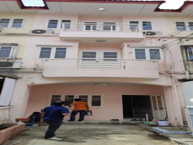 ให้เช่าทาวโฮม3ชั้นอยู่ในหมู่บ้านใกล้ห้าแยกวัชรพล มี3ห้องนอน3ห้องน้ำ1ห้องนั่งเล่น1ห้องครัว1ห้องดาดฟ้าจอดรถ2คัน มีผ้าม่านเหล็กดัดมุ้งลวดและแอร์2ตัวให้เช่า15,000บให้เช่าทาวโฮม3ชั้นอยู่ในหมู่บ้านใกล้ห้าแยกวัชรพล มี3ห้องนอน3ห้องน้ำ1ห้องนั่งเล่น1ห้องครัว1ห้องดาดฟ้าจอดรถ2คัน มีผ้าม่านเหล็กดัดมุ้งลวดและแอร์2ตัวให้เช่า15,000บให้เช่าทาวโฮม3ชั้นอยู่ในหมู่บ้านใกล้ห