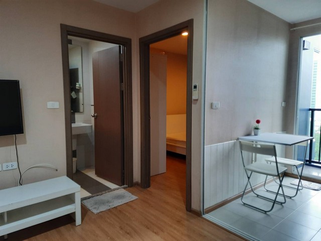 The Base Sukhumvit 77 is private, quiet, clean, 10th floor, BTS On Nut.***Service for selling/renting houses, condos and giving advice. If interested, contact at any time***Interested in additional details or pictures or making an appointment to see the room?Contact Ekachai (Aui)T. 089-799-5598Line ID: @auiauiaui001 (add @ in front) (Agent Post)-------------------------------------------------- -----------Room type: 1 bedroom, 1 bathroomSize 31 sq m., 10th floor, Building BClean room, beautifully decorated, ready to move in.details-------------------------------------------------- ------------Rental price: 12,000 baht per month-------------------------------------------------- ------------*Facilities worth using– Large swimming pool with bubble pool– Futsal field– Street Basketball– Fitness– jogging track-------------------------------------------------- ------------*Nearby important places (Based on information from Google Map)1. BTS On Nut Station2. Big C3. Tesco Lotus4. Ce