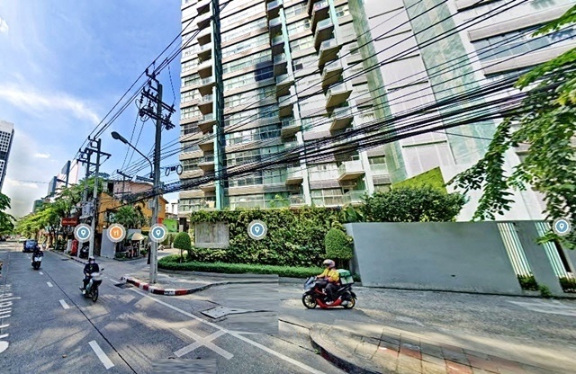 ให้เช่าหน้าร้านหัวมุม 1ชั้น 3คูหา MRTสามย่าน จุฬา กว้าง12 เมตร  36ตรว. 144ตรม. 1น้ำ ล้อมรอบด้วยคอนโดพร้อมที่จอดรถ  จามจุรีสแควร์ 