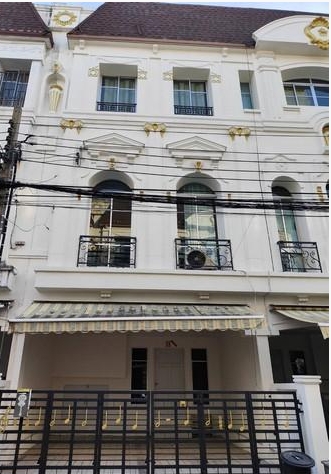 ให้เช่าทาวน์โฮม 3.5 ชั้น บ้านกลางกรุงแกรนด์เวียนนา พระราม 3  เฟอร์นิเจอร์ครบ พร้อมอยู่