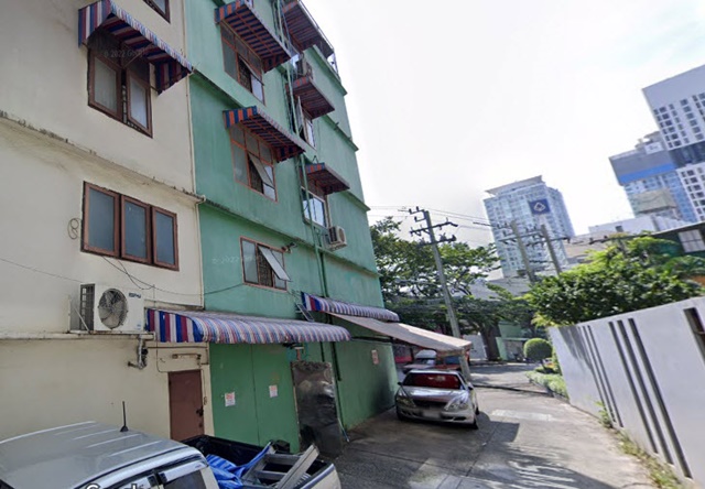 จุฬา ให้เช่าหน้าร้านหัวมุม 1ชั้น 3คูหา MRTสามย่าน กว้าง12 เมตร  36ตรว. 144ตรม. 1น้ำ ล้อมรอบด้วยคอนโดพร้อมที่จอดรถ  จามจุรีสแควร์