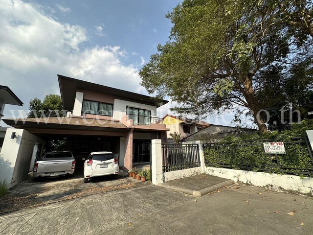 รหัสทรัพย์  4975บ้านเดี่ยวสัมมากร อควา ดิวิน่า รามคำแหง 94 หลังริม ทำเลดีติดถนนรามคำแหง ที่ตั้ง ซอยรามคำแหง 94 แขวงสะพานสูง เขตสะพานสูง กรุงเทพ 10240รายละเอียดทรัพย์- บ้านเดี่ยว 2 ชั้น, ขนาดพื้นที่ 72.5 ตารางวา, พื้นที่ใช้สอย 168  ตารางเมตร- 4 ห้องนอน, 3 ห้องน้ำ, 1 ห้องรับแขก, 1 ห้องครัว, 1 ห้องเก็บของ, 3 ที่จอดรถ- เป็นบ้านหลังมุมมีเนื้อที่เหลือสำหรับต่อเติมเพิ่ม, บรรยากาศเงียบสงบเ