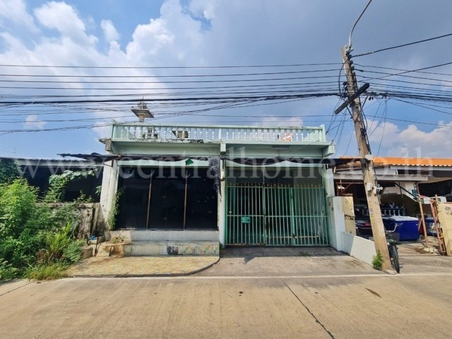 รหัสทรัพย์ 4795บ้านแฝด ไวท์ เฮ้าส์ คลองหนึ่ง ต้นโครงการที่ตั้ง : ซอย 2 ถนนรังสิต - คลองหลวง ตำบลคลองหนึ่ง อำเภอคลองหลวง จังหวัดปทุมธานี 12120รายละเอียดทรัพย์ - บ้านแฝด 2 ชั้น, ขนาดพื้นที่ 40 ตารางวา, พิ้นที่ใช้สอย 110 ตารางเมตร- 2 ห้องนอน, 1 ห้องน้ำ, 1 ที่จอดรถทำเลและสถานที่ใกล้เคียง- ใกล้ฟิวเจอร์พาร์ครังสิต- ใกล้ SRT หลักหก- ใกล้รพ.ปทุมเวช- ใกล้รพ.เปาโล รังสิต- ใกล้สถานีขนส่งหมอชิ