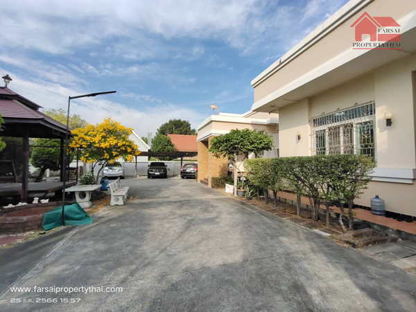 รายละเอียด  ให้เช่าบ้านเดี่ยว 1 ชั้น เนื้อที่ 447ตารางวา พื้นที่ใช้สอย 450 ตร.ม 6 ห้องนอน 5 ห้องน้ำ เฟอร์บางส่วน เหมาะทำคลีนิค เนอสเชอรี่ ได้หมด ถนนศรีนครินทร์ ใกล้ บิ๊กซี ราคาเช่า 120,000 บ/ด  สถานที่สำคัญใกล้เคียงศูนย์การค้า Big C ศรีนครินทร์ Makro ศรีนครินทร์  Foodland, Jas Urban ศรีนครินทร์ Home Pro ศรีนครินทร์  Chic Republic  Index Living Mall Paradise Place, Paradise Park ศรีนครินทร์  Central บางนา  Big C บางนา  Home Pro บางนา  Seacon Square ศรีนครินทร์  SB Desi