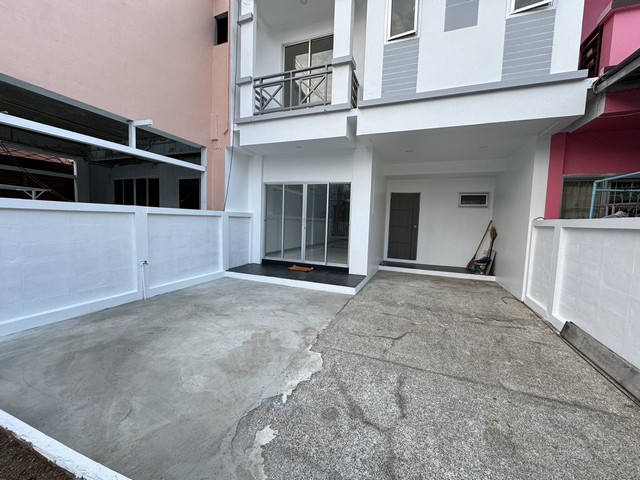 For Sales : Rawai, 2-Storey Town Home, 3 bedrooms 2 Bathrooms