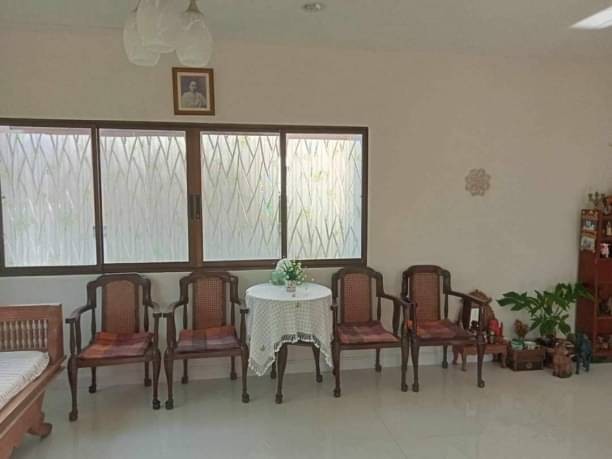 ให้เช่า 18,000 บาท/เดือน เนื้อที่ 56 ตรว. โซนหางดง บ้านเดี่ยว 2 ชั้น บ้านสภาพใหม่ เจ้าของไม่ได้อยู่ ใกล้กาดฝรั่ง เดินทางสะดวก