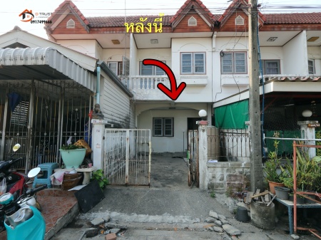 รหัสทรัพย์สิน TH 0886 ราคา : 1,250,000 บาท  ทาวน์โฮม 2ชั้น 16 ตรว. พื้นที่ใช้สอย 80 ตรม. ทำเลเดินทางสะดวก ถนนกาญจนาฯ ลำลูกกา ทิศเหนือเย็นสบายทั้งวัน ใกล้ฟิวเจอร์พาร์ค รังสิต ใกล้รถไฟฟ้าสถานีคูคต ----------------------------------------- นัดชมบ้านด่วน สอบถามข้อมูล โทร 091-7499666 ภัควัฒน์ ปพลหิรัญรัชต์ (นพ) Line ID: bull2556 หรือกดลิ้งค็นี้ http://line.me/ti/p/T1KVjXS-5S --------------------------- รายละเอียดทั้งหมด : ประเภท : ทาวน์เฮ้าส์ ความสูง : 2 ชั้น โครงกา