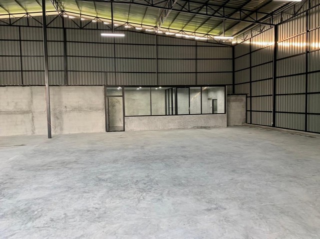 PO239 ให้เช่าโกดัง มีออฟฟิศ  เขตคันนายาว ใกล้ แฟชั่นไอส์แลนด์