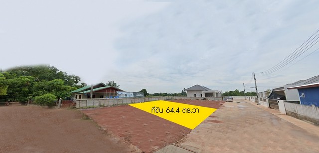 ZE600ขายที่ดินจัดสรร เขตชุมชน 64.4 ตร.วาหลังโรงเรียนบุญเหลือวิทยานุสรณ์  ต.โคกสูง อ.เมือง   จ.นครราชสีมาที่ตั้ง : ถนนสุรนารายณ์ ต.โคกสูง อ.เมือง  จ.นครราชสีมาพื้นที่ : 64.4 ตร.วา  - หน้ากว้าง 13.247 เมตร  ลึก 20.476  เมตร  โดยประมาณสถานที่ใกล้เคียง-หลังโรงเรียนบุญเหลือวิทยานุสรณ์-ใกล้วงแหวนและถนนบายพาส คมนาคมสะดวก-ใกล้โลตัส เซลทรัล ทอมินัล เดอะมอล ตลาดสด-โรงพยาบาล อนามัยโคกสูง ตลาด