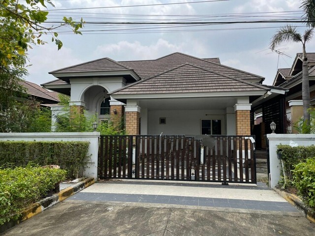  รายละเอียดเพิ่มเติม Code ID : PKK02-000936  ราคาขาย 5,450,000  บาท- ขนาดพื้นที่ :   102.80 ตร.ว.- พื้นที่ใช้สอย :   -- จำนวนห้อง :  3 ห้องนอน 4 ห้องน้ำ  - ที่จอดรถ :   1    คัน- บ้านหันทางทิศ : - พิกัดทรัพย์ : https://maps.app.goo.gl/KBWCmPeZJfYE9j5U9    สถานที่ใกล้เคียง- ใกล้โลตัสเอ็กเพส- ใกล้โรงพยาบาลบางปะกอก-รังสิต - ใกล้โลตัส รังสิต-นครนายก  สอบถามเพิ่มเติม/นัดชมโทร. 097-419-5982(พลอย)โทร. 096-932-4624(ออมสิน)Line : @panaya (มี@ด้านหน้า)ปรึกษาสินเชื่อฟรี One Stop Service ด