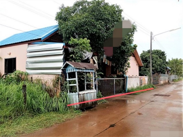 รายละเอียดเพิ่มเติมCode ID :   PKK02-16123ราคาขาย       2,487,000 บาท- ขนาดพื้นที่ :  100 ตร.ว (1 งาน) - พื้นที่ใช้สอย :   270.50 ตร.ม- จำนวนห้อง :  - ห้องนอน 1 ห้องน้ำ - ที่จอดรถ :   1-2 คัน- บ้านเดี่ยว  :    1 ชั้น- บ้านเดี่ยวหันทางทิศ : -- อายุอาคาร :  22 ปีพิกัดทรัพย์ :   https://maps.app.goo.gl/ehzvL2gRvWSqAmmQ7สถานที่ใกล้เคียง- ใกล้โลตัส โกเฟรช ชุมชนรุ่งพัฒนา สกลนคร - ใกล้ท็อปส์ สาขาโรบินสัน สกลนคร - ใกล้โลตัส โกเฟรช สาขากกส้มโฮง- ใกล้ตลาดโต้รุ่ง