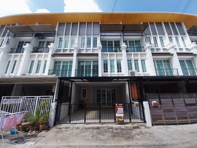 ขายทาวน์เฮ้าส์ 3 ชั้นโครงการ โกลเด้น ทาวน์ ลาดพร้าว-เกษตรนวมินทร์ บึงกุ่ม  กทม PKK03-01156
