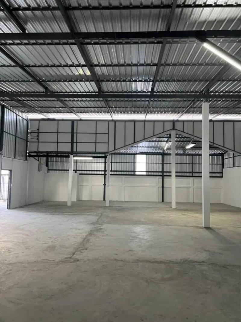 ให้ช่าโกดังเก็บสินค้า พร้อมออฟฟิศ ซอยรามอินทรา ท่าแร้ง บางเขนราคาเช่า 60,000 บาท / เดือน ( สัญญาขั้นต่ำ 3 ปี ประกัน 2 เดือน ล่วงหน้า 1 เดือน ) ที่ตั้ง ถนนรามอินทรา ซอยรามอินทรา แขวงท่าแร้ง เขตบางเขน กรุงเทพมหานครติดต่อ : คุณภัสพงณ์ 063-409-8164Line : deedaa23เนื้อที่ 150 ตารางวา พื้นที่ใช้สอย 360 ตารางเมตร กว้าง 22 เมตร ลึก 23 เมตร จำนวน 1 ห้องออฟฟิศ 2 ห้องน้ำ จอดรถ 3 คันเป็นอาคารก่ออิฐฉาบปูน หลัง�