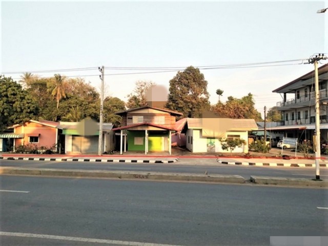 รายละเอียดเพิ่มเติมCode ID :   PKK02-16253ราคาขาย        5,940,000 บาท- ขนาดพื้นที่ :   257.40 ตร.ว (2 งาน / 57.40 ตร.ว) - พื้นที่ใช้สอย :    131 ตร.ม- จำนวนห้อง :  1 ห้องนอน 1 ห้องน้ำ - ที่จอดรถ :   1 คัน- บ้านเดี่ยว   :    2 ชั้น- บ้านเดี่ยวหันทางทิศ : -- อายุอาคาร :   15 ปีพิกัดทรัพย์ :    https://maps.app.goo.gl/GwzFYhohresyHyJTAสถานที่ใกล้เคียง- ใกล้แม็คโคร นครพนม- ใกล้บิ๊กซี ซูเปอร์เซ็นเตอร์ นครพนม- ใกล้โลตัส นครพนม- ใกล้วัดสารภาณนิมิตสอบถามเพิ่มเติม/น�