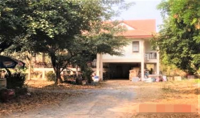 รายละเอียดเพิ่มเติมCode ID :   PKK02-15918ราคาขาย        2,421,000 บาท- ขนาดพื้นที่ :   407 ตร.ว (1 ไร่ / 7 ตร.ว) - พื้นที่ใช้สอย :    312.50 ตร.ม- จำนวนห้อง :  1 ห้องนอน 1 ห้องน้ำ - ที่จอดรถ :   1 คัน- ทาวน์เฮ้าส์  :    1 ชั้น- ทาวน์เฮ้าส์หันทางทิศ : -- อายุอาคาร :   12 ปีพิกัดทรัพย์ :    https://maps.app.goo.gl/YybpMc21XxVxT3xA8สถานที่ใกล้เคียง- ใกล้ซีเจ มอร์ สาขาบรรณาการ - ใกล้เทสโก้ โลตัส เอ็กซ์เพรส สาขาโรงพยาบาลชัยภูมิ- ใกล้โรงพยาบาลส่งเสริมสุขภาพตำ�