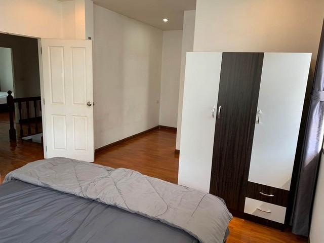 ให้เช่าบ้านเดี่ยว 2 ชั้น 3 ห้องนอน หมู่บ้านศิรินเทพ ซอยลาดพร้าว 101 เดินทางสะดวก เข้าออกได้หลายทาง