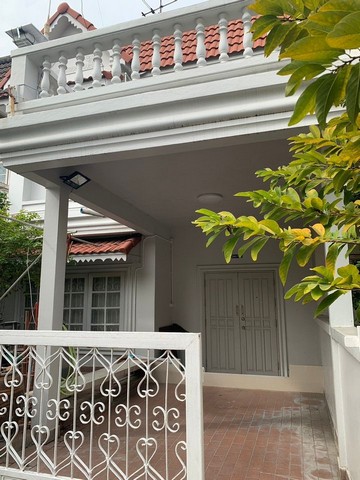 HR1445ให้เช่าทาวน์เฮ้าส์ 2 ชั้น ซอยสุขุมวิท 101/1 ใกล้ทรู ดิจิทัลพาร์ค เดินทางสะดวไม่ไกลจากBTSปุณณวิถีราคาเช่า 20,000 บาทต่อเดือน ประกัน 2 เดือน ล่วงหน้า 1 เดือน สัญญา 1 ปีติดต่อ : คุณพร 0938091444 (เบอร์นี้แอดไลน์ได้คะ),โทร 0939833259ID Line : henghengpaulaรหัสประกาศ HR1445ให้เช่าทาวน์เฮ้าส์ 2 ชั้น ซอยสุขุมวิท 101/1 ใกล้ทรู ดิจิทัลพาร์ค เดินทางสะดวไม่ไกลจากBTSปุณณวิถีเนื้อที่ 29 ตารางวา 5 ห้องนอน 2 ห้องน้ำ ครัวแยก 