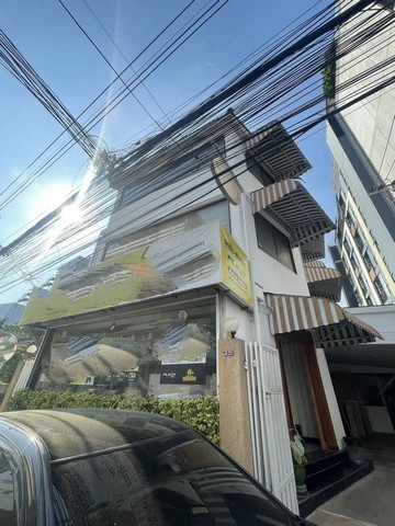 BS1285ให้เช่าอาคาร 3 ชั้น ซอยพหลโยธิน 2 ใกล้BTS อารีย์ เหมาะทำออฟฟิศ Airbnb ร้านอาหารราคาเช่า : 100,000 บาท / เดือนติดต่อ : คุณพร 0938091444 (เบอร์นี้แอดไลน์ได้คะ),โทร 0939833259ID Line : henghengpaulaรหัสประกาศ BS1285ให้เช่าอาคาร 3 ชั้น ซอยพหลโยธิน 2 เหมาะทำออฟฟิศ Airbnb ร้านอาหาร คลินิกเนื้อที่ตึกประมาณ 30 ตรว.พื้นที่ใช้สอยประมาณ 300 ตรม.สามารถ renovate ได้ มีที่จอดรถทำเลเดินทางสะดวก ใกล้ bts อารีย์ และ bts สนามเป้า ใกล้ทางด่วน 