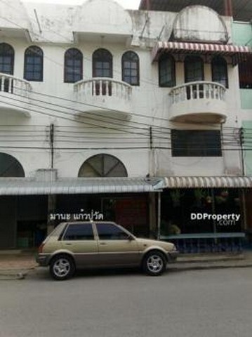 ให้เช่า อาคารพาณิชย์2ชั้น ครึ่ง 19ตรว. อยู่หมู่บ้านสินอนันต์ ถ.เให้เช่า อาคารพาณิชย์2ชั้น ครึ่ง 19ตรว.อยู่ ม.สินอนันต์ ถ.เลียบวารี เเขวง คู่แฝด เขตหนองจอก กทม. -เหมาะค้าขายหรือทำเป็นบริษัทโกดังเก็บของได้ ภายในมี 2ห้องน้ำ 2ห้องนอน ยังไม่ได้กั้นห้อง ถ.เลียบวารี55 ห่างจากถนนใหญ่300เมตร เเขวง โคกแฝด เขตหนองจอก กทม.หน้าปากซอยมีเซเว่น สถานที่ใกล้เคียง บิ๊กซี /โลตัสหนองจอ