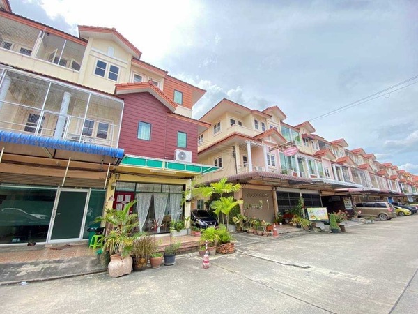 ขายทาวน์โฮม3ชั้น ในโครงการบ้านพัทธวรรณ อำเภอเมืองนครปฐม นครปฐม  23 ตร.วา