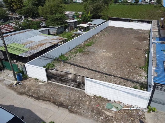 LS260ขายที่ดินเปล่าถมแล้ว 135 ตร.วา ซอยเสรีไทย 57 เขตบางกะปิ เหมาะทำเป็นที่อยู่อาศัย เดินทางสะดวกราคาขาย 4,500,000 บาทติดต่อ : คุณพร 0938091444 (เบอร์นี้แอดไลน์ได้คะ),โทร 0939833259ID Line : henghengpaulaรหัสประกาศ LS260ขายที่ดินเปล่าถมแล้ว 135 ตร.วา ซอยเสรีไทย 57 เขตบางกะปิ เหมาะทำเป็นที่อยู่อาศัย เดินทางสะดวก-ขนาดที่ดินหน้ากว้าง 14 เมตร ยาว 39 เมตร หันหน้าทางทิศตะวันออก-ที่ดินในหมู่บ้านสหกรณ์ เคหสถาน 4 เป