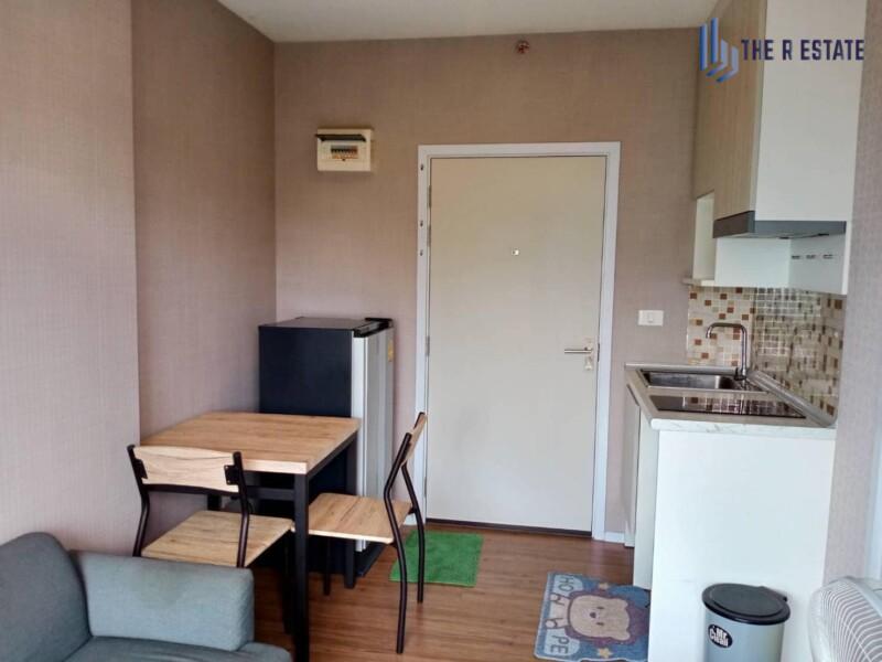 ขายคอนโด Notting Hill สุขุมวิท-แพรกษา คอนโดพร้อมอยู่ ใกล้รถไฟฟ้า BTS แพรกษาขนาด 23.47 ตรม.1 นอน 1น้ำ 1จอดชั้น 2 ทั้งหมด 35 ชั้นสิ่งอำนวยความสะดวกภายในห้อง และเฟอร์นิเจอร์ที่ได้รับ✔ แอร์ DAIKIN 2 ตัว✔ ตู้เย็น MITSUBISHI✔ ผ้าม่านแบบราง 2 จุด ( 2 ชั้นผ้าโปร่ง และ ผ้ากัน UV)✔ ตู้เสื้อผ้า Build in✔ เตียงนอน ขนาด 5 ฟุตพร้อมที่นอนสปริง✔ โซฟาหนัง✔ ตู้เก็บของ Bulid in เหนือโซฟา✔ เคาท์เตอร์ครัว Build in พร้อมเตาแม่เหล็ก�