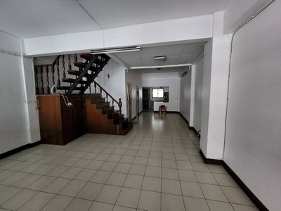 ทำเลดีเดินทางสะดวก!! ปล่อยเช่าทาวน์เฮ้า 2 ชั้น หมู่บ้าน ไพโรจน์ เพียงแค่ 5 นาที ถึง MRTศรีเอี่ยม(สายอนาคต)!!