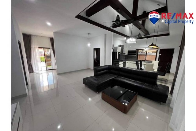 ขาย - บ้านสวยหลังมุมในบ้านดุสิตพัทยาปาร์ค              