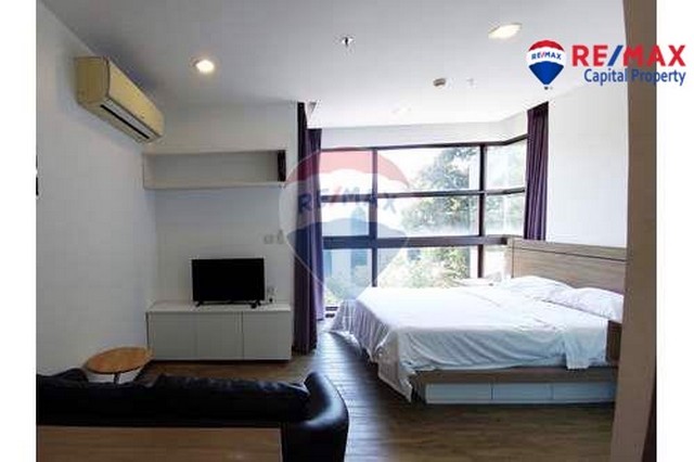 ขนาด: 26ตรมสตูดิโอชั้น 5ระเบียงห้องน้ำสภาพเยี่ยมสิ่งอำนวยความสะดวก:สระว่ายน้ำโรงยิมสวน-บาร์บีคิวที่จอดรถสตูดิโอในทรีท็อปแห่งนี้มอบการใช้ชีวิตที่สะดวกสบายในทำเลที่ดีเยี่ยม สตูดิโอขนาด 26 ตร.ม. มีห้องน้ำ 1 ห้อง ระเบียงอยู่ในสภาพดีเยี่ยมที่ตั้ง:ถนนทัพพระยา ใกล้ซุปเปอร์มาร์เก็ต ร้านอาหาร