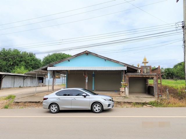 รายละเอียดเพิ่มเติมCode ID : PKK02-16164ราคาขาย           2,879,000 บาท- ขนาดพื้นที่ :  450 ตร.ว (1 ไร่ / 50 ตร.ว)- พื้นที่ใช้สอย :    340 ตร.ม- จำนวนห้อง :  2 ห้องนอน 2 ห้องน้ำ- ที่จอดรถ :  1-2 คัน- บ้านครึ่งตึกครึ่งไม้ :   1 ชั้น- บ้านครึ่งตึกครึ่งไม้หันทางทิศ : -- อายุอาคาร :   8 ปีพิกัดทรัพย์   :   https://maps.app.goo.gl/rBaZBupcWt4yQLtE8สถานที่ใกล้เคียง- ใกล้อุทยานแห่งชาติแม่ปิง- ใกล้น้ำตกก้อหลวง- ใกล้โรงพยาบาลส่งเสริมสุขภาพตำบลตำบลตำบลก้อ - ใ�