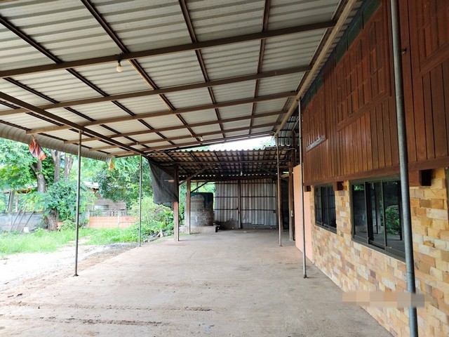 ขายบ้านครึ่งตึกครึ่งไม้     อำเภอลี้ ลำพูน (PKK02-16163)