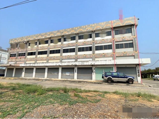 รายละเอียดเพิ่มเติมCode ID : PKK04-06378ราคาขาย       2,400,000 บาท- ขนาดพื้นที่ : 28.40 ตร.ว- พื้นที่ใช้สอย :  206 ตร.ม- จำนวนห้อง : 2 ห้องนอน 3 ห้องน้ำ - ที่จอดรถ :  1 คัน- อาคารพาณิชย์ :    3 ชั้น- อาคารพาณิชย์หันทางทิศ : -- อายุอาคาร :   21 ปีพิกัดทรัพย์ :      https://maps.app.goo.gl/piTch6utzd1t2ohYAสถานที่ใกล้เคียง- ใกล้โลตัส พิษณุโลก 2 (ท่าทอง) - ใกล้โลตัส โก เฟรช ตลาดวัดจุฬามณี พิษณุโลก- ใกล้โลตัส โก เฟรช มหาวิทยาลัยนเรศวร ประตู 4 พิษณุโลก- 