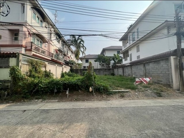 WW923D ขาย ที่ดินทำเลทองใจกลางกรุงเทพ ที่ดินถมแล้วพร้อมปลูกบ้านหรือทำออฟฟิต ซอยรัชดา 18