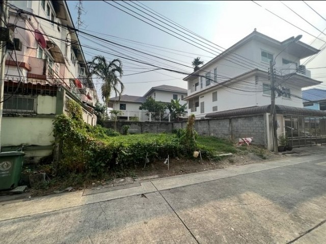 WW923D ขาย ที่ดินทำเลทองใจกลางกรุงเทพ ที่ดินถมแล้วพร้อมปลูกบ้านหรือทำออฟฟิต ซอยรัชดา 18