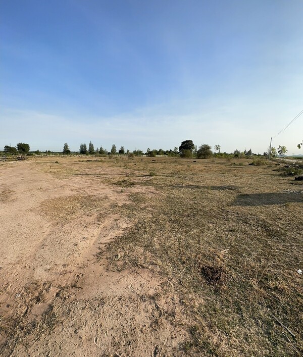 ขายที่ดินสวยติดถนน ถมแล้ว ต.ห้วยทรายเหนือ อ.ชะอำ จ.เพชรบุรี 3 ไร่ 2 งาน พร้อมโอน