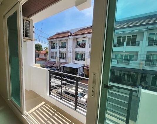 ให้เช่าทาวน์โฮม บ้านกลางเมือง S-Sense พระราม9-ลาดพร้าว